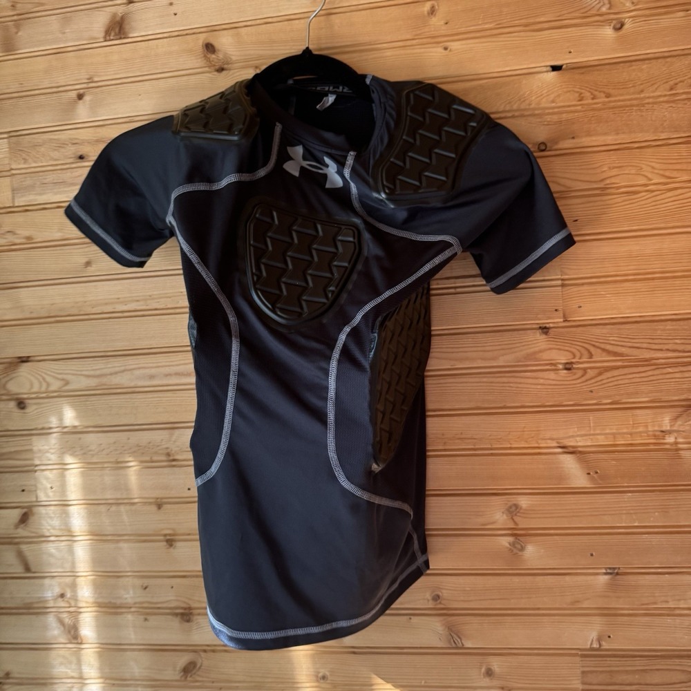 Under Armour Gameday Armour 5 Pads Shirt Youth Medium Football Athletic Protect
